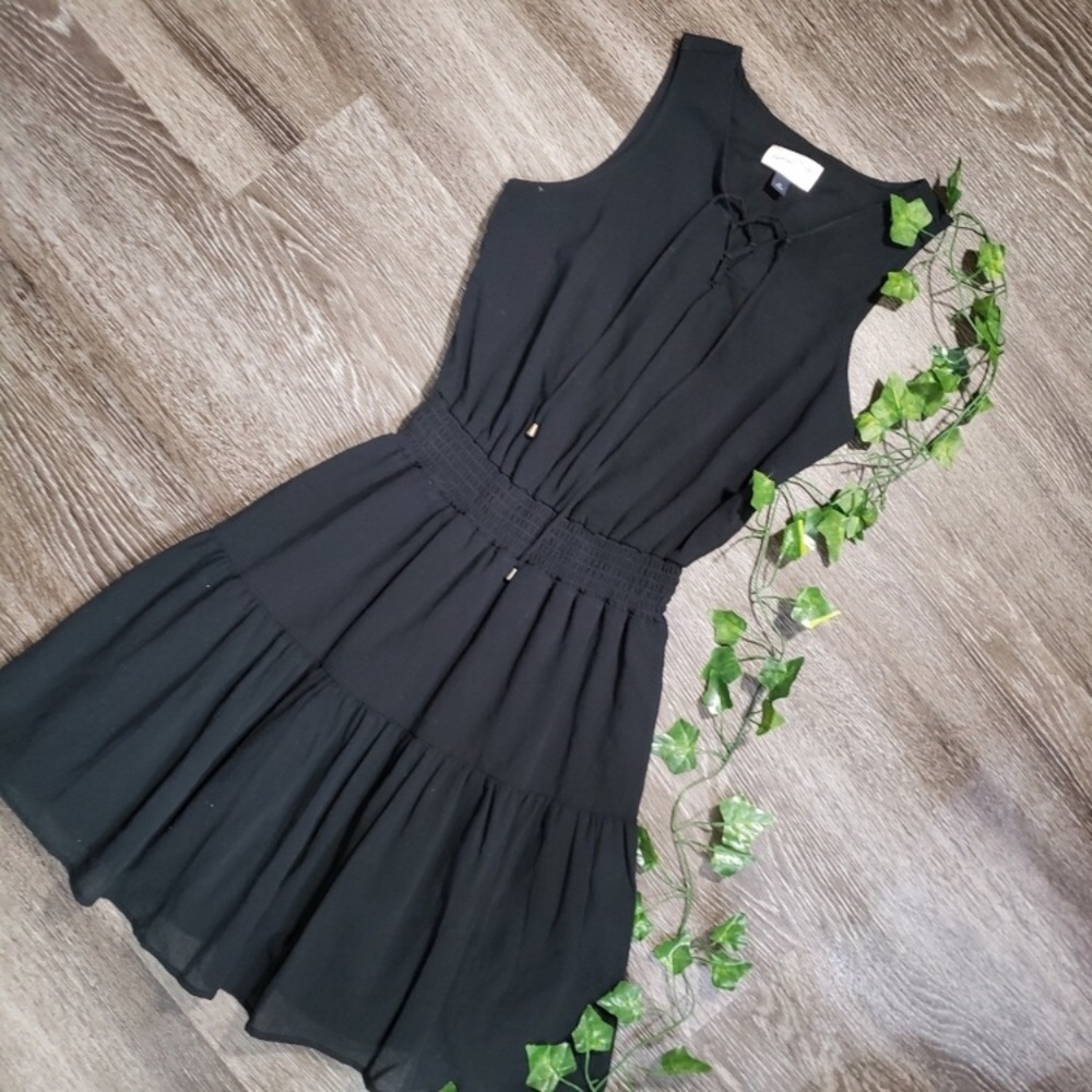 🚚MOVING SALE🚚 Universal Threads | Black Dress ✨MOST OFFERS ACCEPTED✨ - Picture 1 of 4